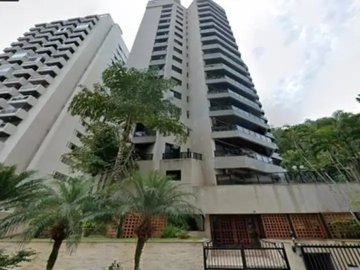 Apartamento em leilão em Guarujá