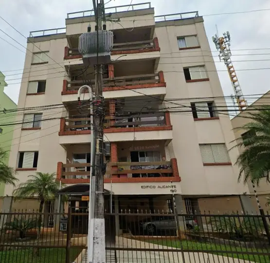 Apartamento em leilão em Guarujá