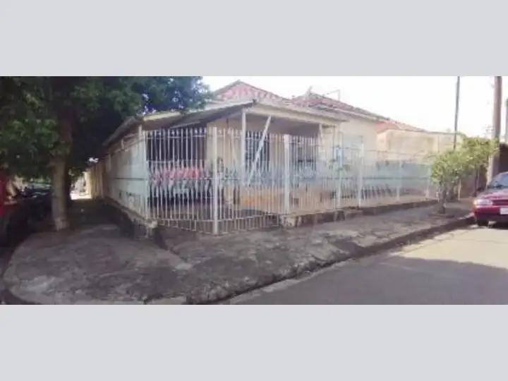 Casa em leilão em Assis