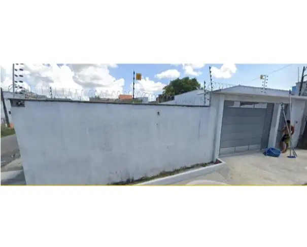 Comerciais em leilão em Manaus