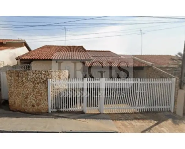 Residenciais em leilão em Lins