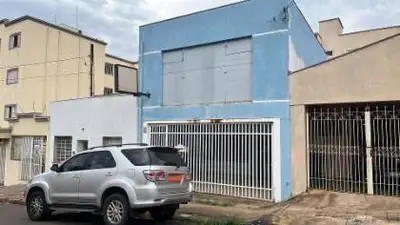 Prédios em leilão em São Carlos