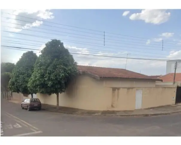 Residenciais em leilão em Assis