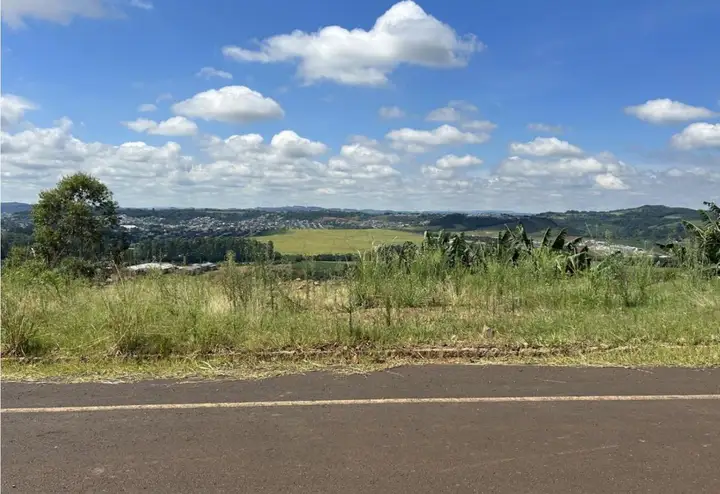 Terreno Urbano - Próximo ao novo contorno, ruas asfaltadas, parte alta, área em ascensão e valorização METRAG