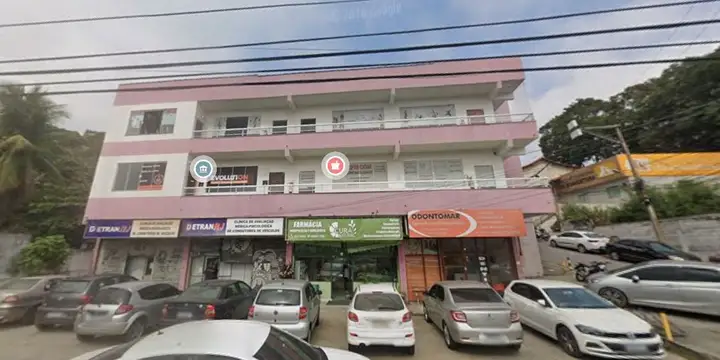 Comercial em leilão em Maricá