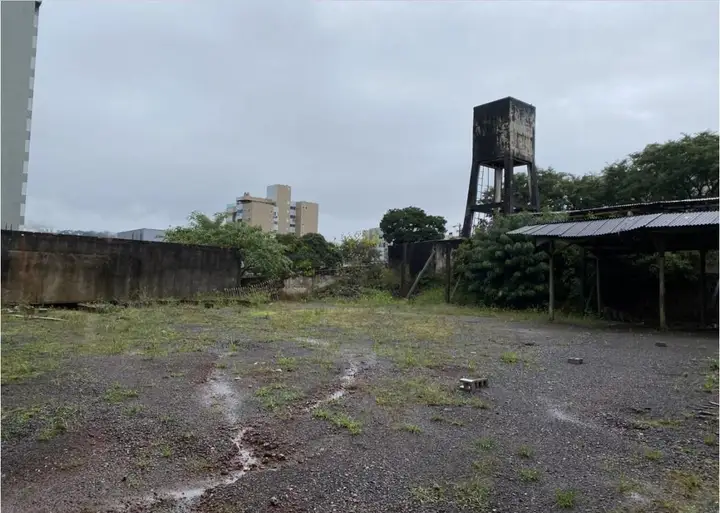 Terreno Comercial - Próximo a Avenida Júlio Assis Cavalheiro, próximo a Policlínica São Vicente de Paula METR