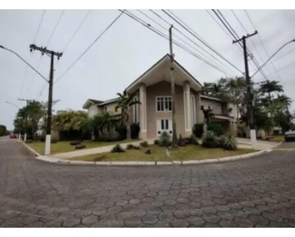 Comerciais em leilão em Guarujá