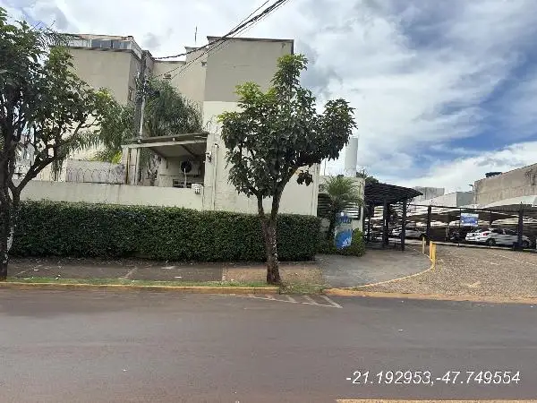 Imóvel em leilão - ALAMEDA JANAINA VALENTIM JOSE, N. 445, Apto 24, TR 03 LT 02 E 03 QD 26, PARQUE DOS LAGOS, RIBEIRAO PRETO, SP