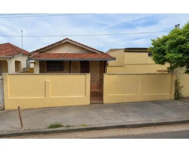 Residenciais em leilão em Lins