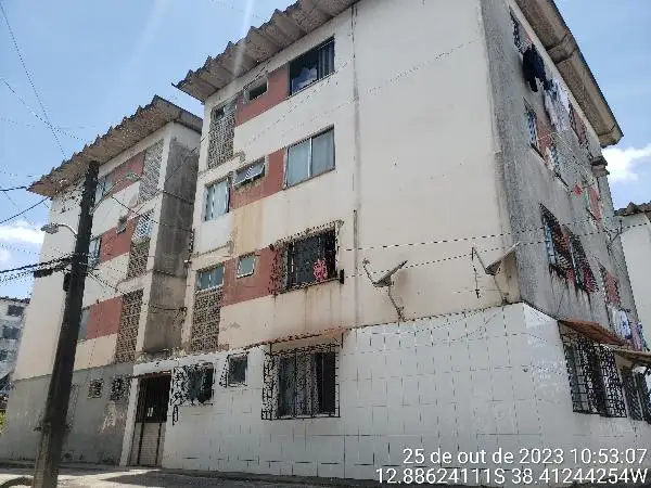 Imóvel em leilão - RUA JORNALISTA JOSE CURVELLO (ANTIGA RUA B), N. 28, Apto 02, QD C BL 28, CAJAZEIRAS XI, SALVADOR, BA