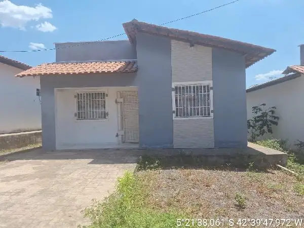 Casa em leilão em DEMERVAL LOBAO