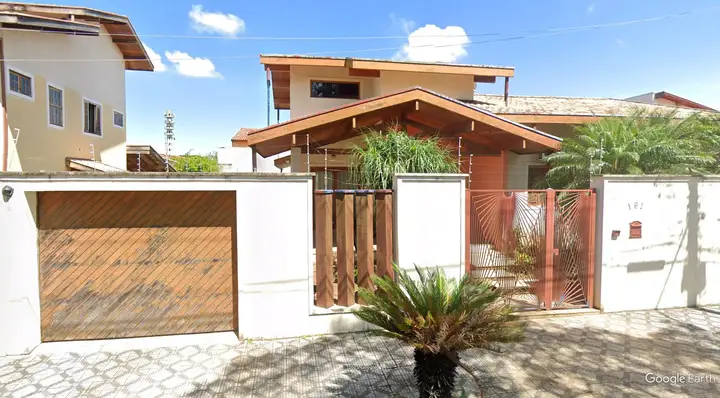 Casa em leilão em Taubaté