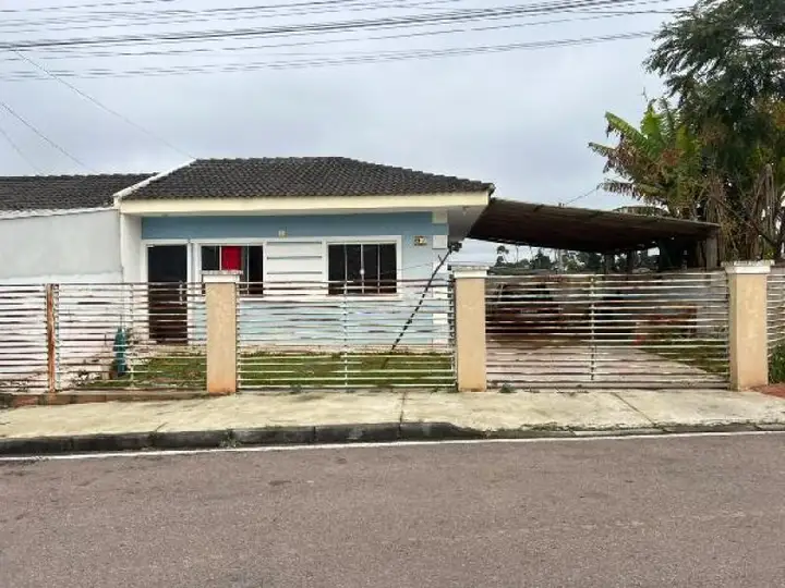Casa em leilão em Contenda