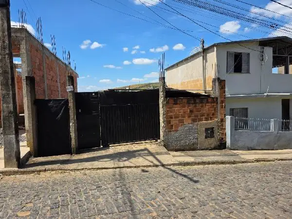 Casa em leilão em Leopoldina