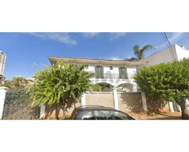 Residenciais em leilão em Leme