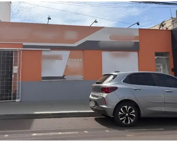 Comerciais em leilão em Assis