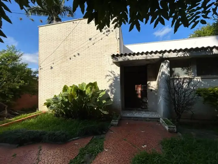 Leilão Judicial de Casa em Porto Alegre - Rua Caracas, 235