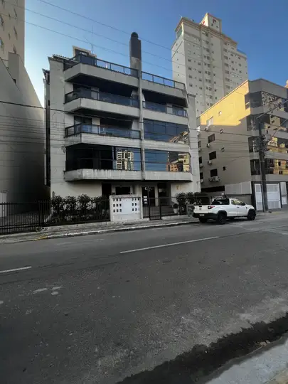 APARTAMENTO COM 241,68M² NO EDIFÍCIO AQUILÉIA EM ITAPEMA/SC