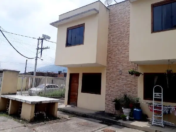 Imóvel em leilão - RUA PETROLINA, N. 396, CS 01, LT 28, QD 72, CABUCU, NOVA IGUACU, RJ