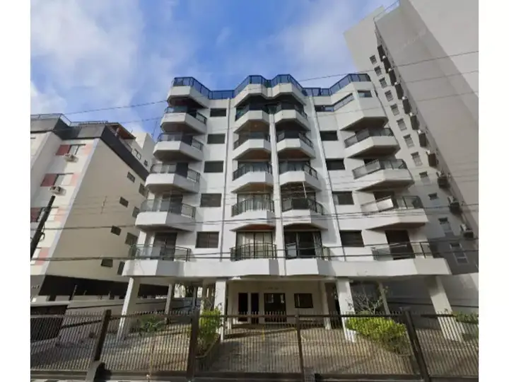 Apartamento em leilão em Guarujá