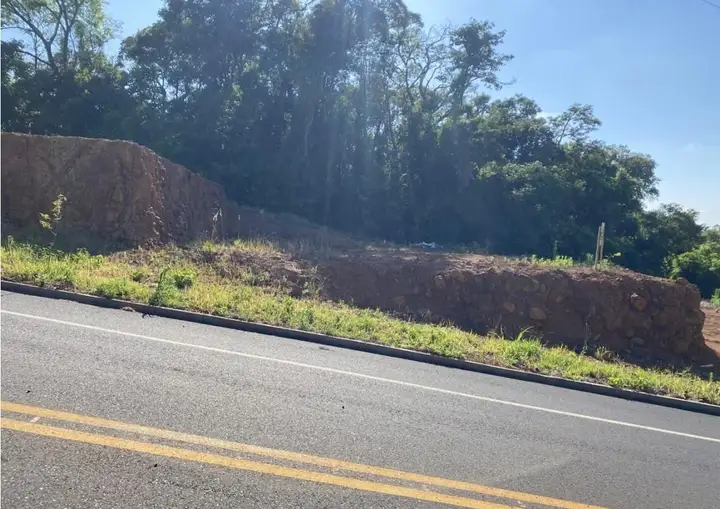 Terreno Urbano - Próximo ao novo contorno, ruas asfaltadas, parte alta, área em ascensão e valorização METRAG