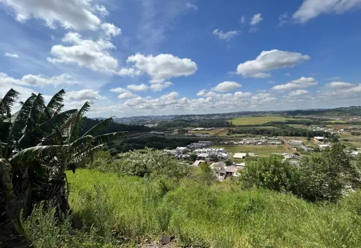 Terreno Urbano - Próximo ao novo contorno, ruas asfaltadas, parte alta, área em ascensão e valorização METRAG