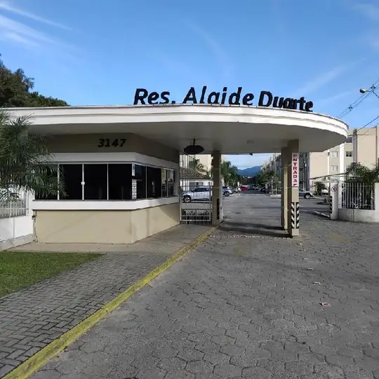 Apartamento em leilão em São José
