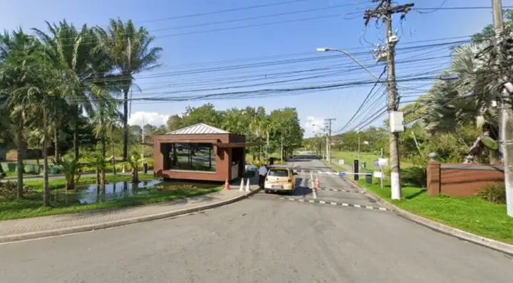 TERRENO NO CONDOMÍNIO PORTO BRACUHI, ANGRA DOS REIS / RJ