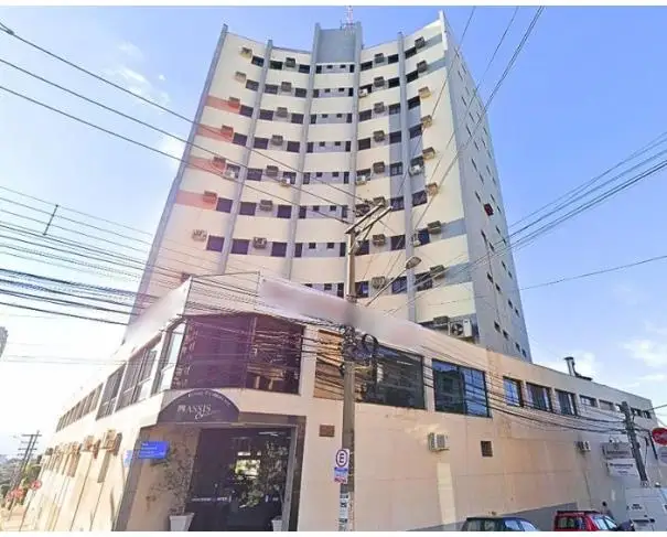Comerciais em leilão em Assis
