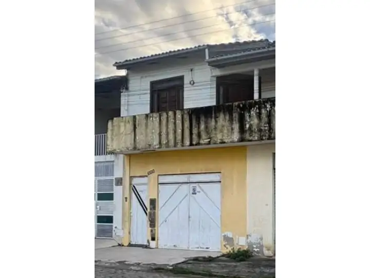 Casa em leilão em Serrinha