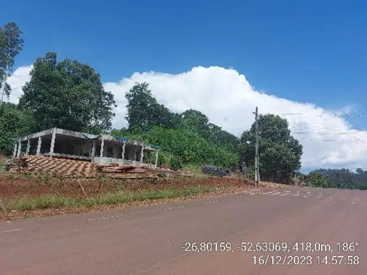 Terreno urbano, com a área de 29.264,35m², localizado na Rua Hercílio Luz, em Marema-SC