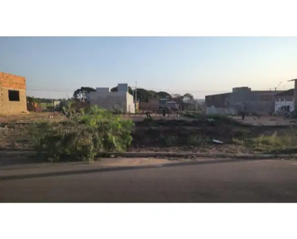 Residenciais em leilão em Guapiaçu