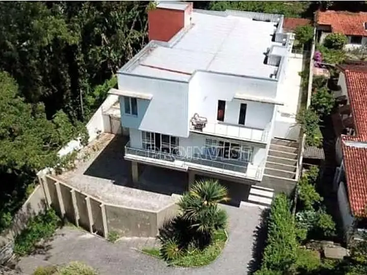 Casa em leilão em Carapicuíba