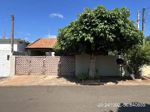Casa em leilão em Urânia