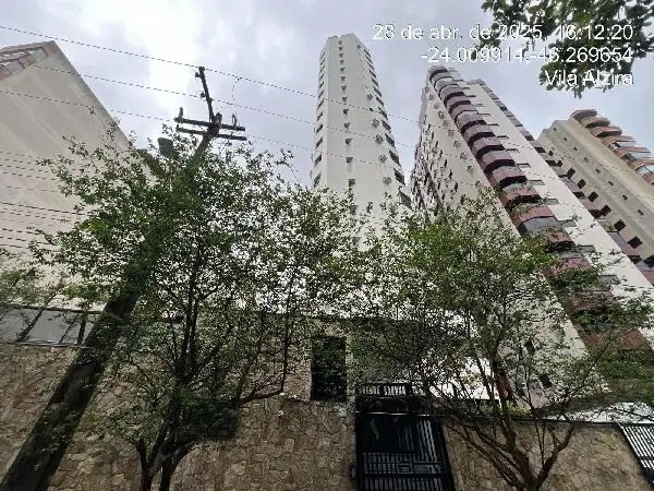 Apartamento em leilão em Guarujá