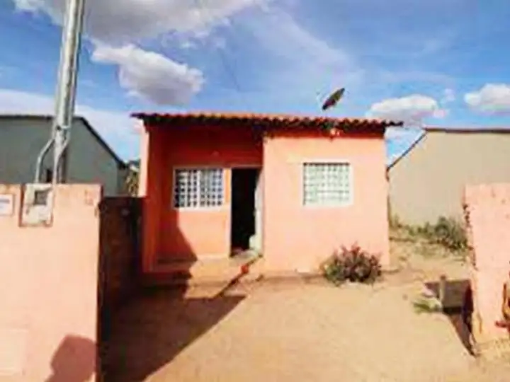 Casas em leilão em Flores de Goiás