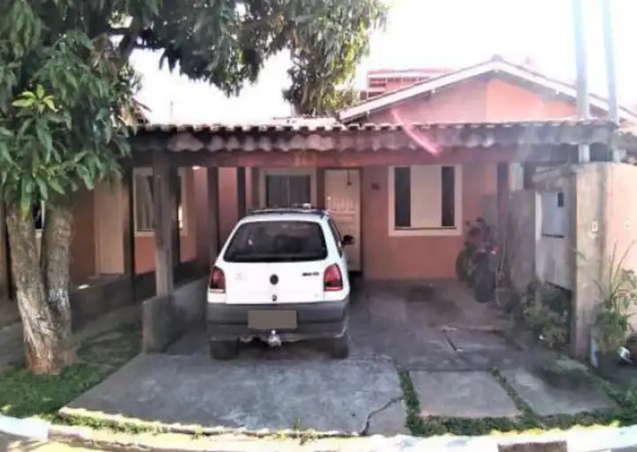 Direitos sobre Casa no Cond. Res. Recanto das Graças III em Cotia/SP