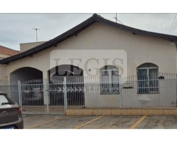 Residenciais em leilão em Pederneiras