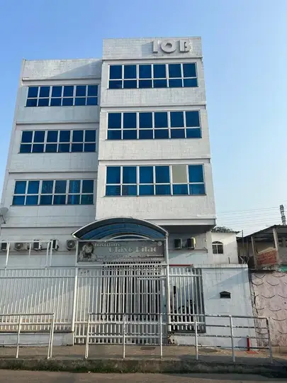 Comercial em leilão em Nova Iguaçu