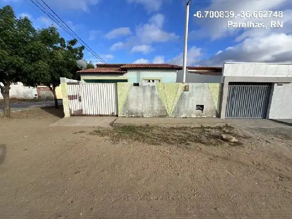 Casa em leilão em Parelhas