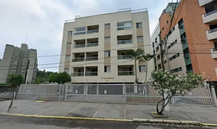 Apartamentos em leilão em Guarujá