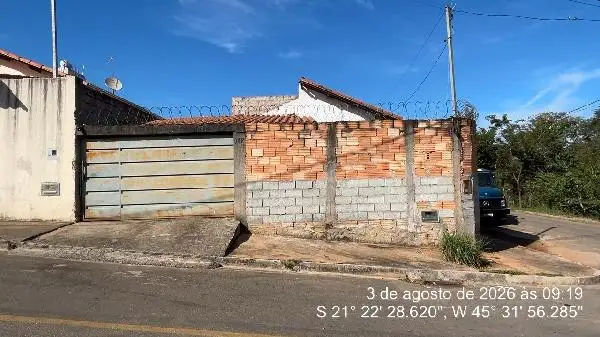 Leilão Extrajudicial de Casa em Três Pontas - Rua Altair Ferreira Naves, N. 117, Lt 12 Qd 02 Antiga Rua F, Antonio de Brito Mendonca, Tres Pontas, Mg