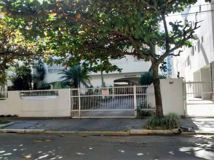 Apartamento em leilão em Guarujá