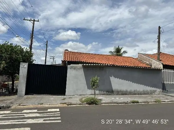 Casa em leilão em Cosmorama