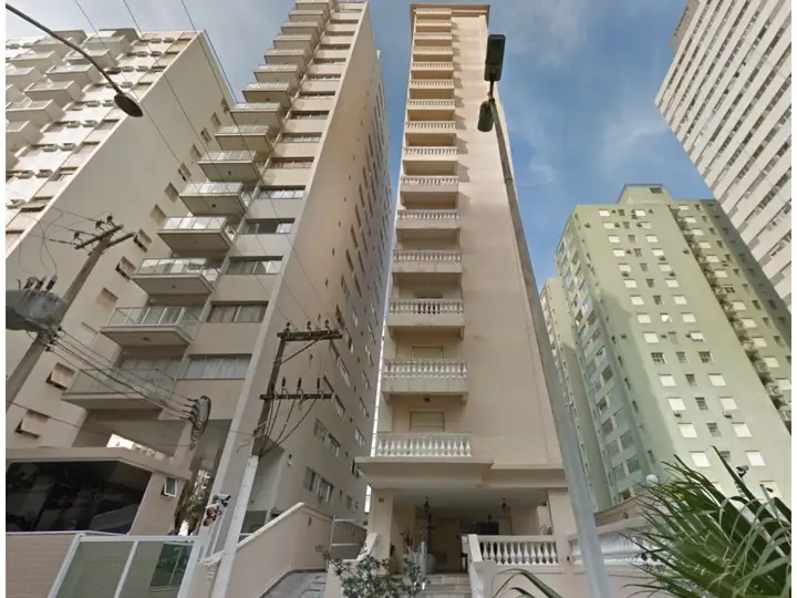 Apartamento em leilão em Guarujá